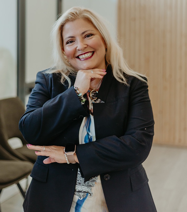 Dra. Lúcia Castro